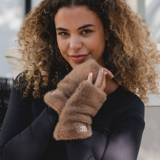 Women's Faux Fur Fingerless Gloves | Mocha Mousse Brown