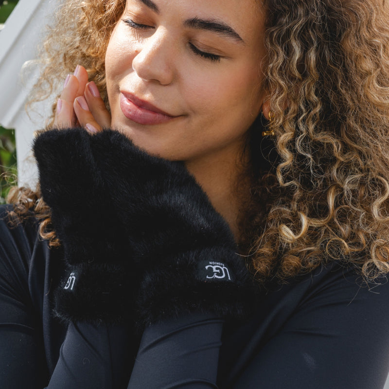Women's Faux Fur Mittens | Ebony Black